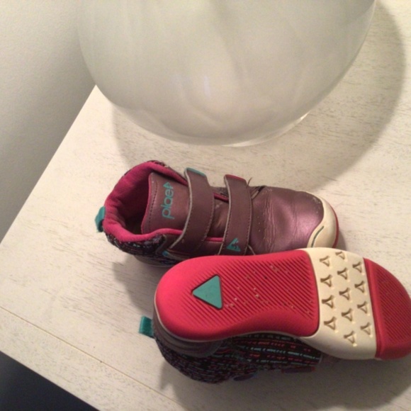 Girls Plae Magenta Max, Size 11 - Picture 3 of 4